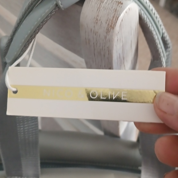 NWT NICO & OLIVE PURSE - Picture 4 of 4